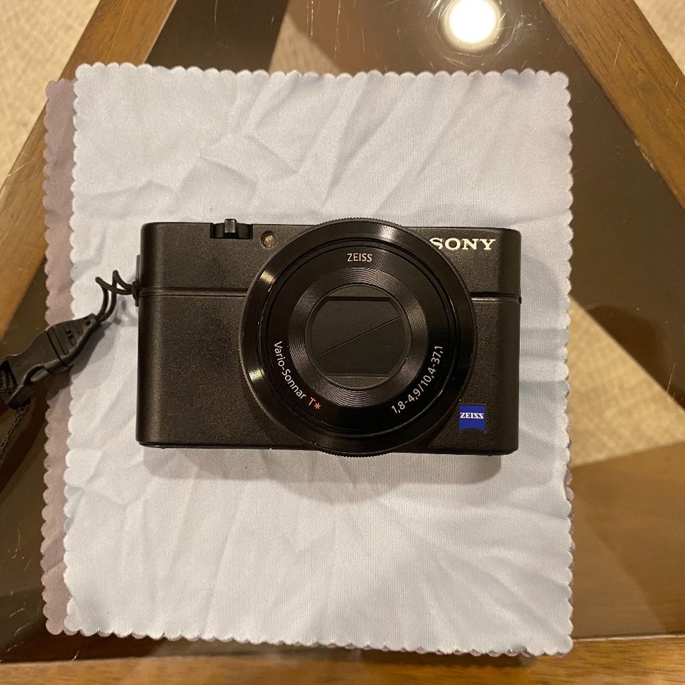 Sony cybershot digital camera dsc- rx122 20.2mp